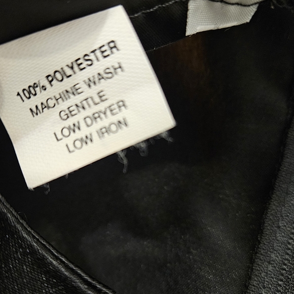 Black Sleeveless Concert Dress with Bow - Picture 5 of 7